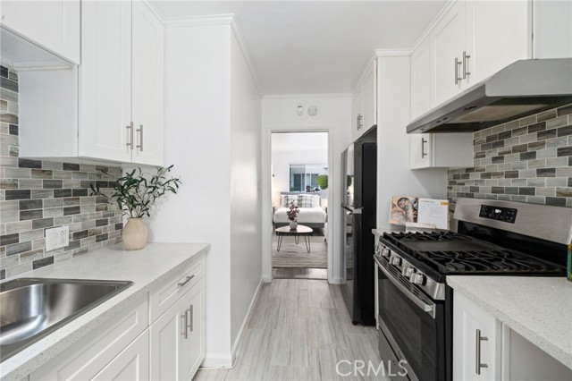 617 Cedar Avenue, Long Beach CA: https://media.crmls.org/medias/74e018ed-9a50-45b0-9d42-9d17dc229d38.jpg