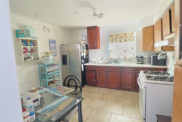 8005 Oleander, Fontana CA: https://media.crmls.org/medias/74e1db44-0687-4aa2-b4bb-3fa4243da184.jpg