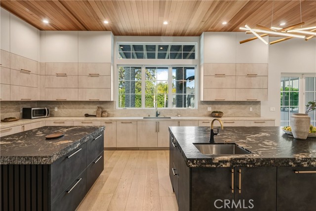 Detail Gallery Image 22 of 56 For 20511 Wells Dr, Woodland Hills,  CA 91364 - 6 Beds | 6/1 Baths