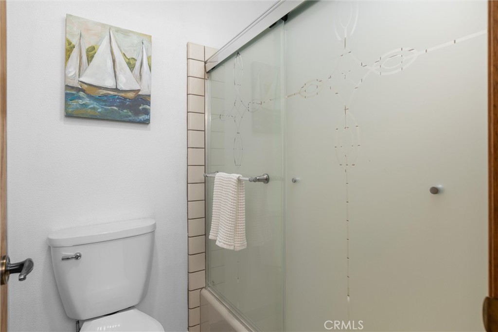 https://media.crmls.org/medias/74e29353-22fb-48b0-b951-204d98dbd4be.jpg?preset=X-Large