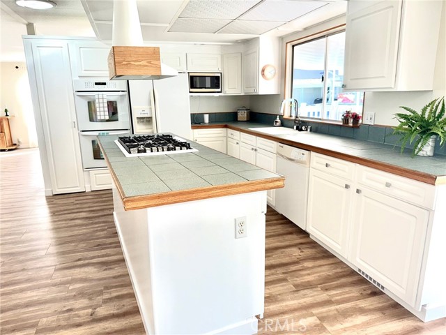 MLS #OC25236351 image #35