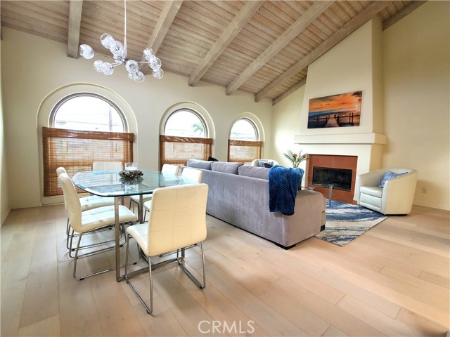 Detail Gallery Image 18 of 41 For 117 S Prospect Ave #a, Redondo Beach,  CA 90277 - 4 Beds | 2/1 Baths