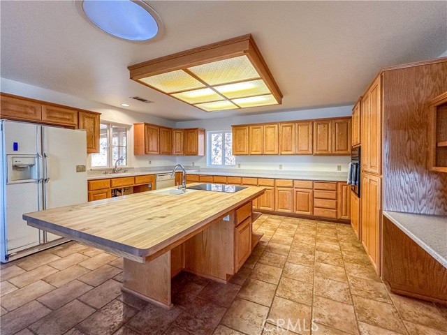 Detail Gallery Image 11 of 44 For 5033 W Whitlock Rd, Mariposa,  CA 95338 - 2 Beds | 2 Baths