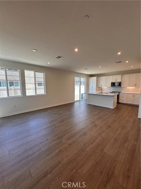 Detail Gallery Image 2 of 36 For 16042 Esparza Ln, Fontana,  CA 92336 - 4 Beds | 2/1 Baths