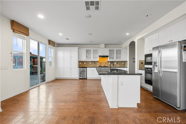 2123 Coconut Place, Palmdale CA: https://media.crmls.org/medias/74e39a6d-c01a-4a52-a1cf-606e231e20d4.jpg