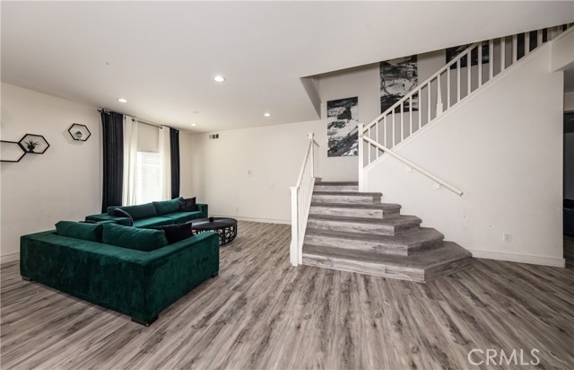 Detail Gallery Image 3 of 38 For 13020 Banning, Victorville,  CA 92392 - 5 Beds | 3/1 Baths