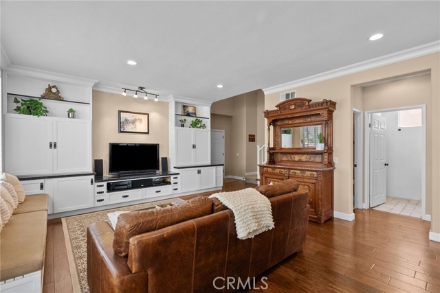 27711 Adonis Lane, Canyon Country CA: https://media.crmls.org/medias/74e45e9c-88d3-4d2c-9c71-da0d9515fa38.jpg