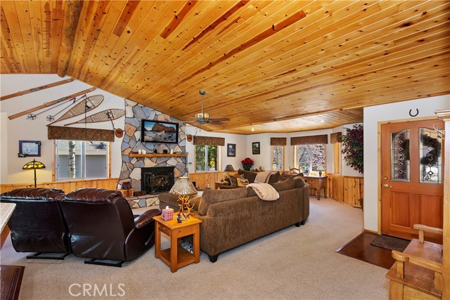 Detail Gallery Image 9 of 33 For 1209 W Alpenweg Dr, Big Bear City,  CA 92314 - 4 Beds | 3 Baths