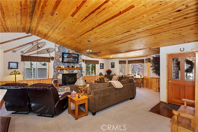 Detail Gallery Image 9 of 33 For 1209 W Alpenweg Dr, Big Bear City,  CA 92314 - 4 Beds | 3 Baths