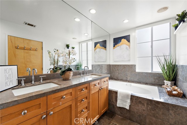 Detail Gallery Image 19 of 28 For 5350 Playa Vista Drive #11,  Playa Vista,  CA 90094 - 2 Beds | 2/1 Baths