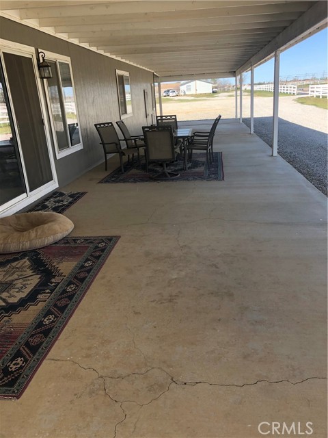 42850 Hill Top Drive, Banning CA: https://media.crmls.org/medias/74e59bb4-792f-4cc4-b78e-19d9a2787edf.jpg