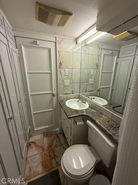 557 Via Almar, Palos Verdes Estates CA: https://media.crmls.org/medias/74e61367-e9d5-4bd0-8b3f-3c29aa9ac806.jpg