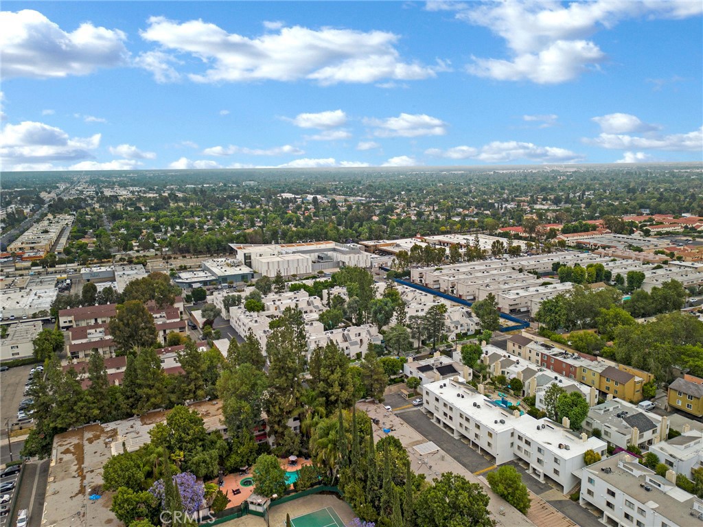 https://media.crmls.org/medias/74e69534-44b4-4098-b52b-a95a95a6ebb2.jpg?preset=X-Large