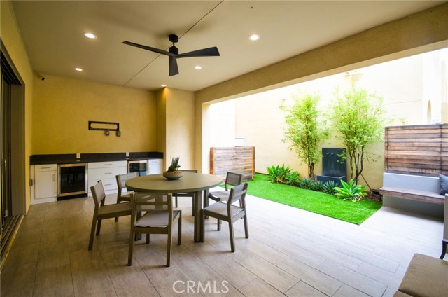 320 Magnet, Irvine CA: https://media.crmls.org/medias/74e8465e-cf7e-48d3-b008-0832b7286a48.jpg