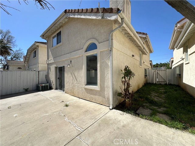 Detail Gallery Image 20 of 20 For 21041 Gault #C,  Canoga Park,  CA 91303 - 3 Beds | 2/1 Baths