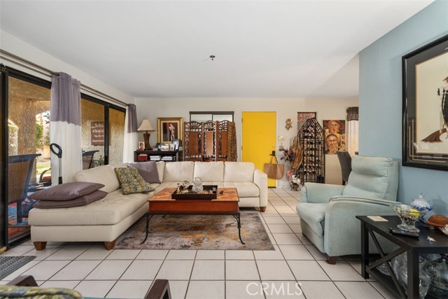 200 E Racquet Club Rd, Palm Springs CA: https://media.crmls.org/medias/74e8935f-1268-4a1d-b530-084b027b837a.jpg