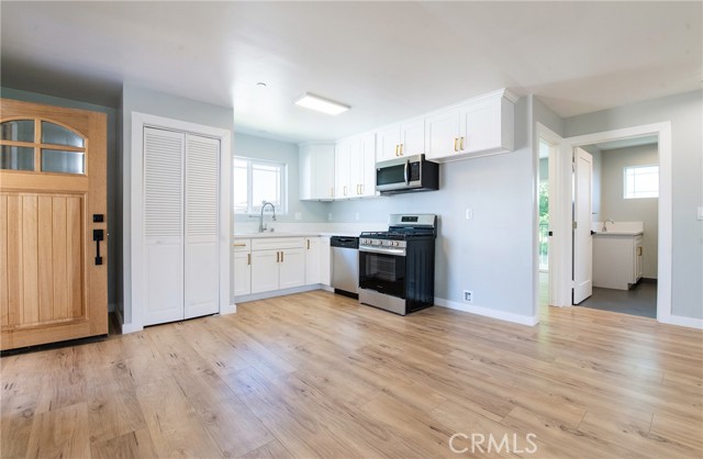 3468 W 71st, Los Angeles CA: https://media.crmls.org/medias/74e8eb60-52ec-4bcf-93fc-a503e3b6de49.jpg
