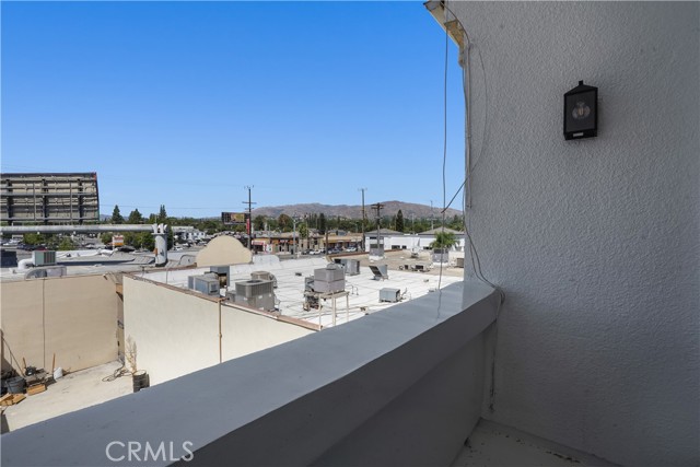 Detail Gallery Image 31 of 39 For 16940 Chatsworth St #304,  Granada Hills,  CA 91344 - 2 Beds | 2 Baths