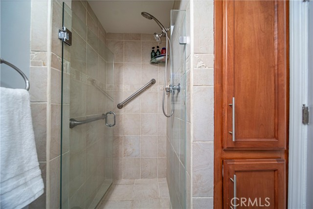 Detail Gallery Image 38 of 59 For 4835 Nob Hill Dr, Los Angeles,  CA 90065 - 3 Beds | 2 Baths