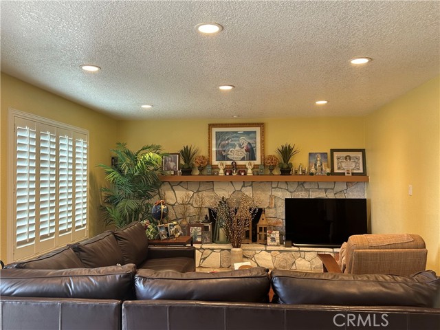 Detail Gallery Image 10 of 31 For 1140 W 22nd, Upland,  CA 91784 - 4 Beds | 3 Baths