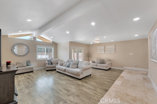 Detail Gallery Image 3 of 34 For 9835 Nevada Ave, Chatsworth,  CA 91311 - 4 Beds | 3 Baths