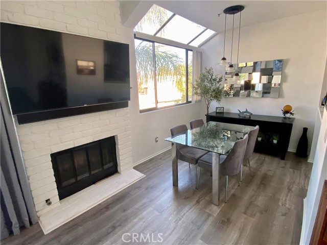 17722 Sergio Cir, Huntington Beach CA: https://media.crmls.org/medias/74ebeb52-72d5-470a-8700-73e1338e969a.jpg