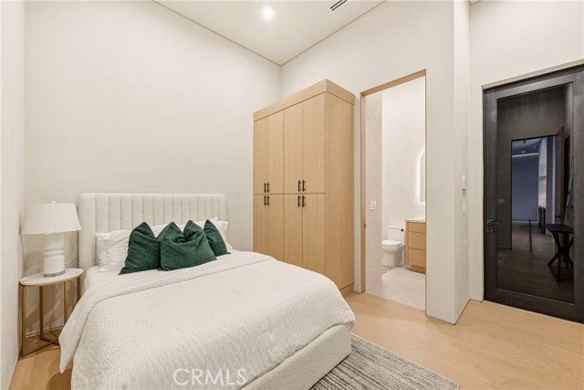 Detail Gallery Image 44 of 54 For 22924 Erwin St, Woodland Hills,  CA 91367 - 11 Beds | 9/2 Baths