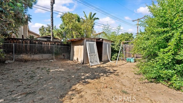 878 E Holly Street, Rialto CA: https://media.crmls.org/medias/74ec6415-dea1-48f2-bab6-c903789c4d46.jpg