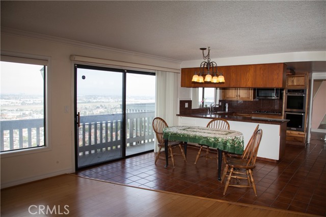 Detail Gallery Image 16 of 38 For 4109 Paseo De Las Tortugas, Torrance,  CA 90505 - 5 Beds | 3/1 Baths