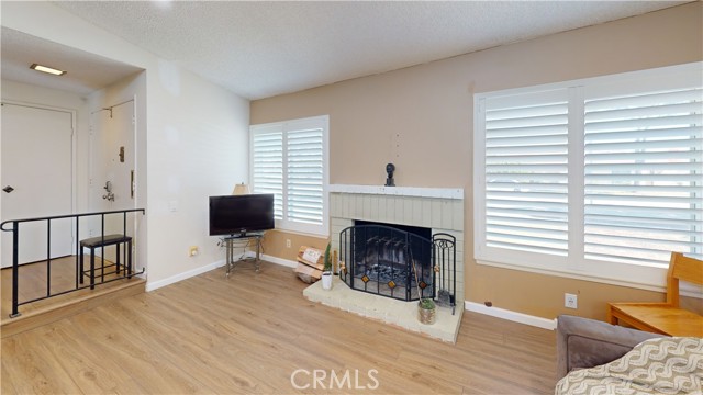 1211 Camelot Way photo 5