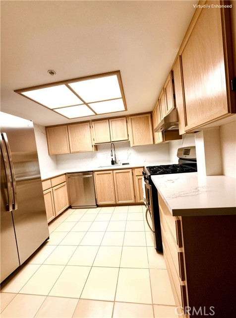 Detail Gallery Image 6 of 21 For 116 W Maple St #18,  Glendale,  CA 91204 - 2 Beds | 2/1 Baths