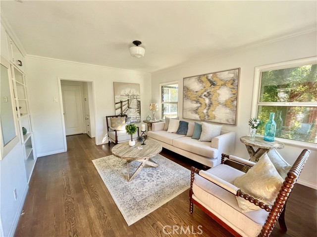 Detail Gallery Image 4 of 30 For 1761 Brook Ln, Glendale,  CA 91208 - 2 Beds | 1 Baths