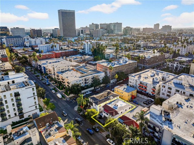 Detail Gallery Image 2 of 24 For 351 S Catalina, Los Angeles,  CA 90020 - – Beds | – Baths