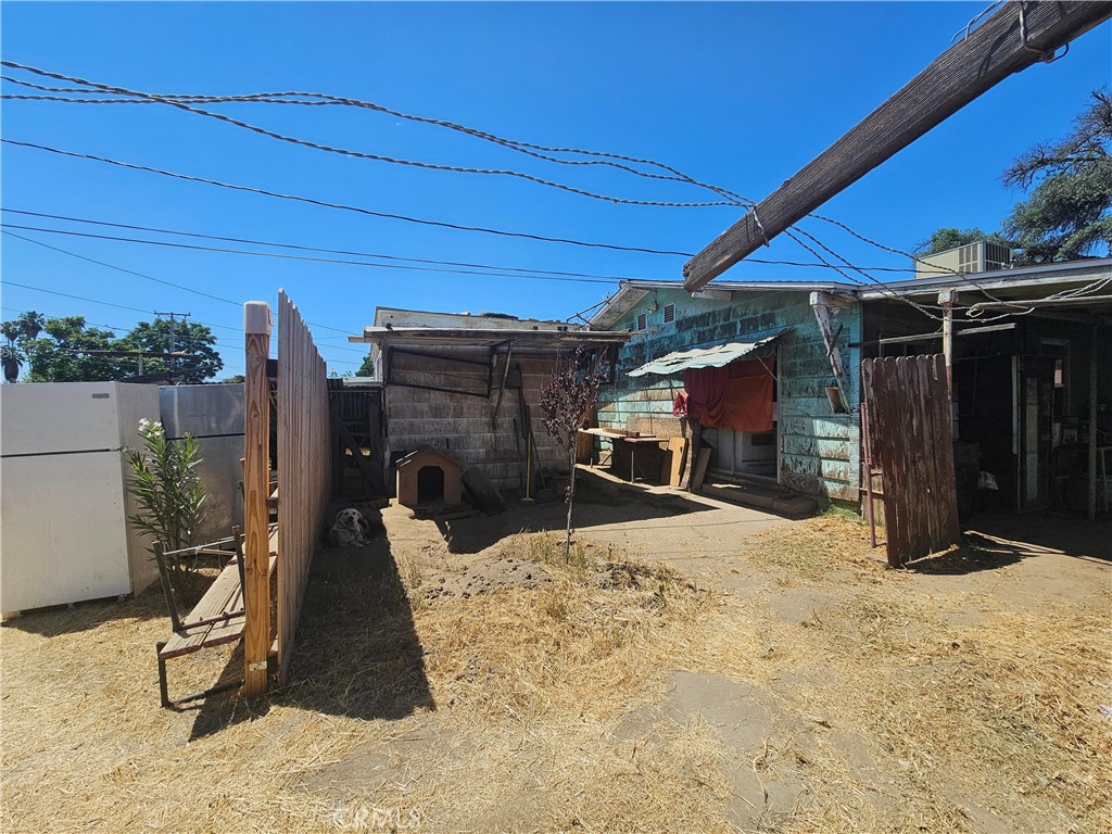 https://media.crmls.org/medias/74eea44d-2c55-4dc6-b993-96d8a58d7c2e.jpg?preset=X-Large