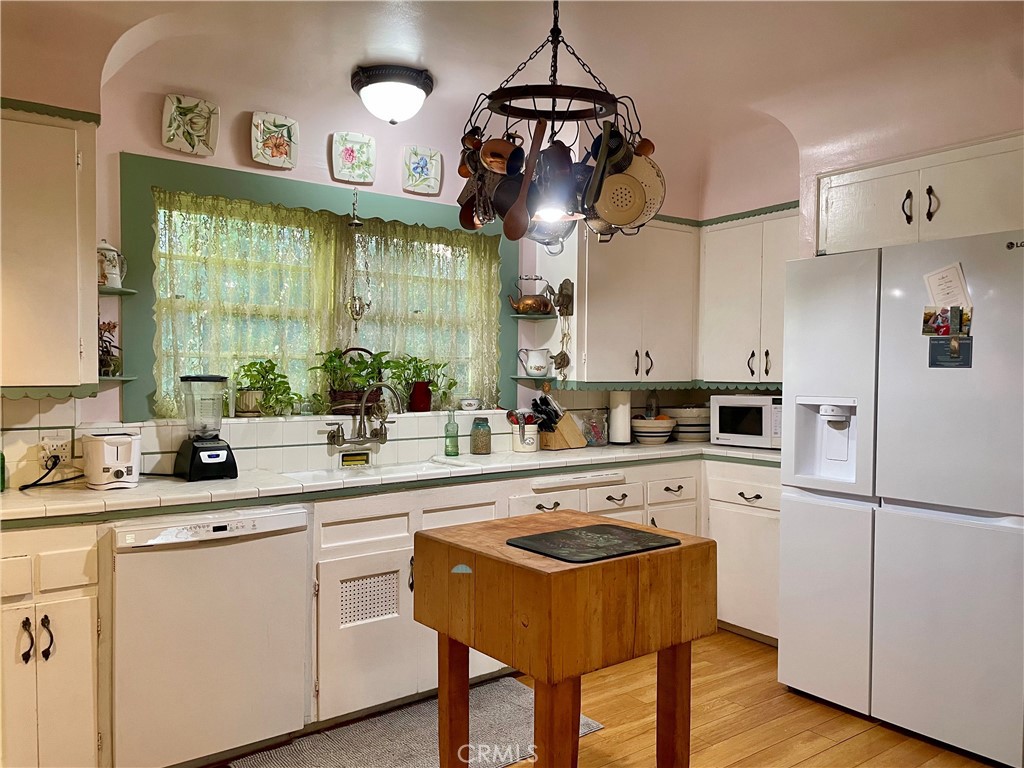 74Eecf8B D93B 4239 9C5A C19C6A251Dfa 12144 Blix Street, Valley Village, Ca 91607 &Lt;Span Style='BackgroundColor:transparent;Padding:0Px;'&Gt; &Lt;Small&Gt; &Lt;I&Gt; &Lt;/I&Gt; &Lt;/Small&Gt;&Lt;/Span&Gt;