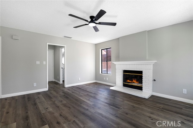 Detail Gallery Image 14 of 49 For 40501 Palmas Ct, Palmdale,  CA 93551 - 3 Beds | 2/1 Baths
