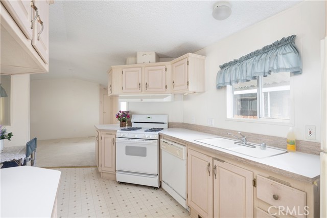 Detail Gallery Image 14 of 23 For 3057 S Higuera #42,  San Luis Obispo,  CA 93401 - 2 Beds | 2 Baths