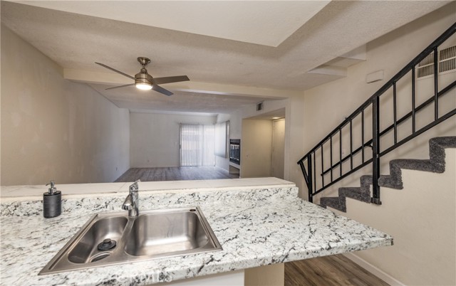 16595 Terrace Lane, Fontana CA: https://media.crmls.org/medias/74ef43b1-2502-438e-93ec-4a983bc63906.jpg