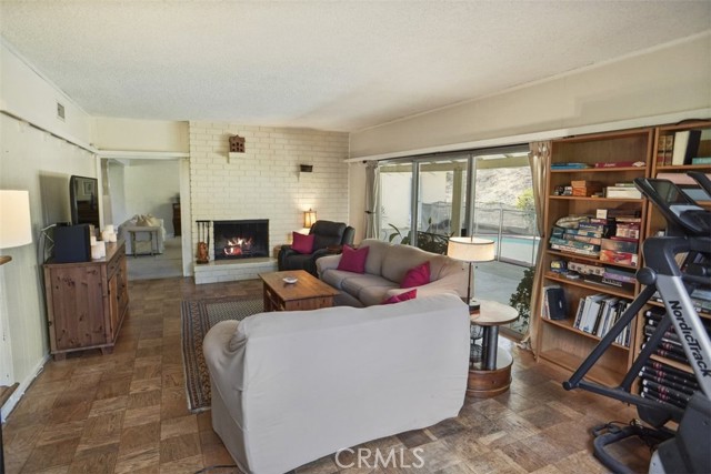 Detail Gallery Image 8 of 32 For 615 Camino Verde, Thousand Oaks,  CA 91360 - 4 Beds | 2 Baths