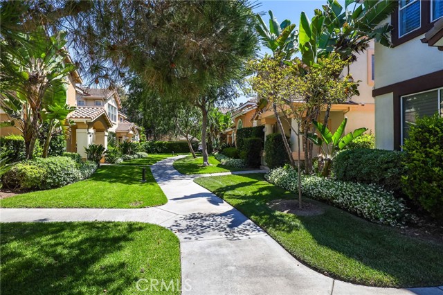Detail Gallery Image 2 of 15 For 66 Avanzare, Irvine,  CA 92606 - 3 Beds | 2/1 Baths