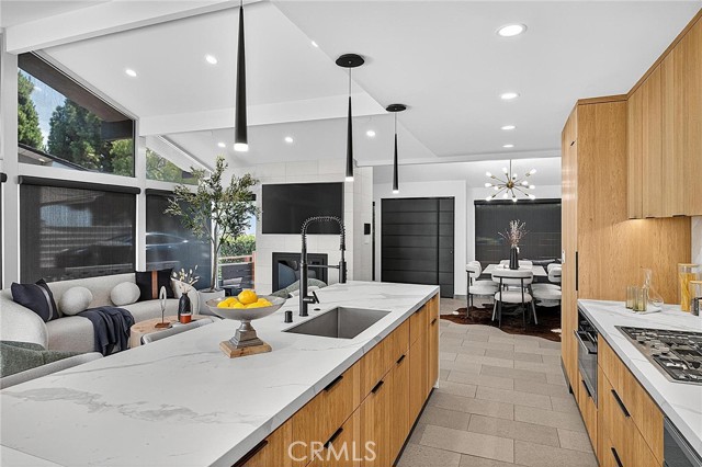 6441 Via De Anzar, Rancho Palos Verdes CA: https://media.crmls.org/medias/74f0699e-ae66-4a40-be2e-265c4f48d19d.jpg