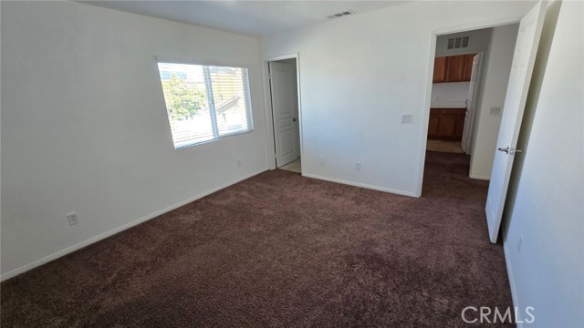 Detail Gallery Image 7 of 11 For 15792 Barrel Cactus Ln, Victorville,  CA 92394 - 3 Beds | 2/1 Baths