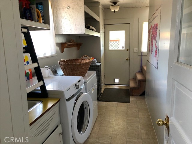 Detail Gallery Image 6 of 21 For 2315 J St, Eureka,  CA 95501 - 3 Beds | 2 Baths