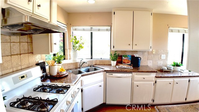 Detail Gallery Image 20 of 61 For 6 Skyline, Phillips Ranch,  CA 91766 - 4 Beds | 3 Baths