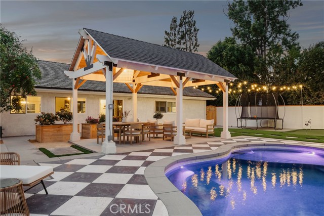 Detail Gallery Image 9 of 61 For 13822 Henstridge Cir, Tustin,  CA 92780 - 4 Beds | 3 Baths