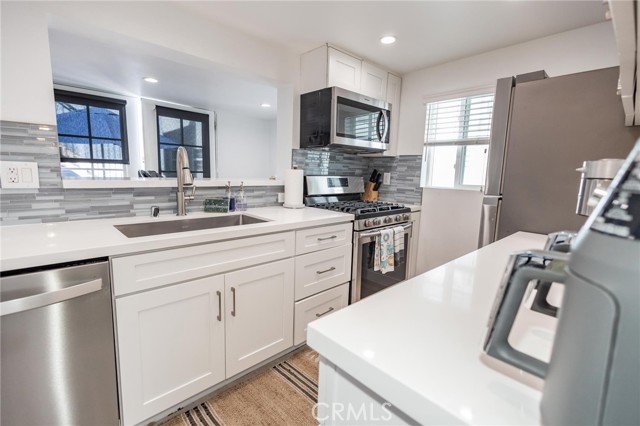 Detail Gallery Image 10 of 22 For 1825 W Balboa, Newport Beach,  CA 92663 - 2 Beds | 1 Baths