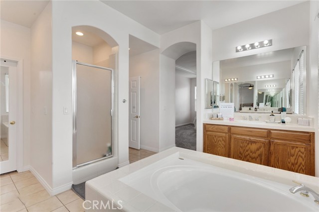 Detail Gallery Image 24 of 41 For 9405 via Lugano, Bakersfield,  CA 93312 - 4 Beds | 3/1 Baths