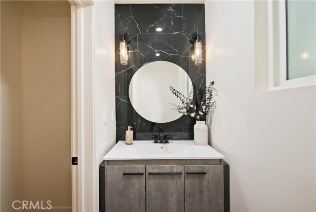 Detail Gallery Image 19 of 25 For 22330 Mobile St, Woodland Hills,  CA 91304 - 4 Beds | 2/1 Baths