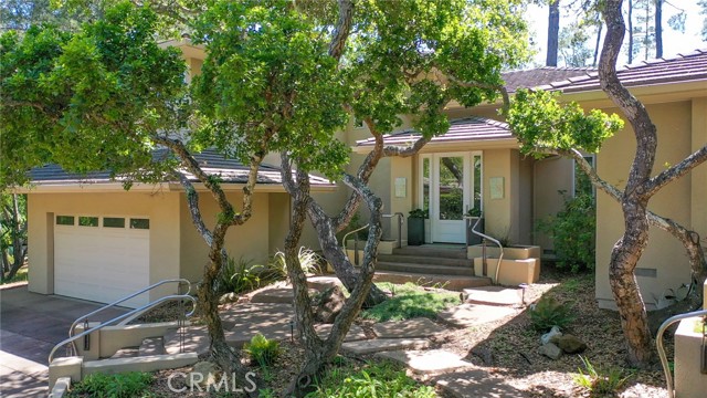 685 Evelyn Court, Cambria, CA 