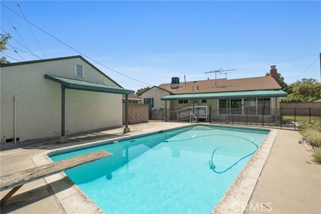 Detail Gallery Image 25 of 26 For 3048 Knoxville Ave, Long Beach,  CA 90808 - 3 Beds | 1/1 Baths